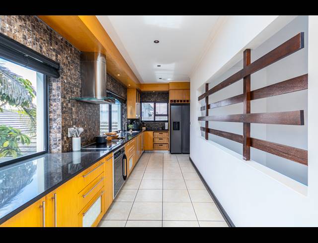 4 BEDROOM FREEHOLD FOR SALE IN SUNSET LINKS